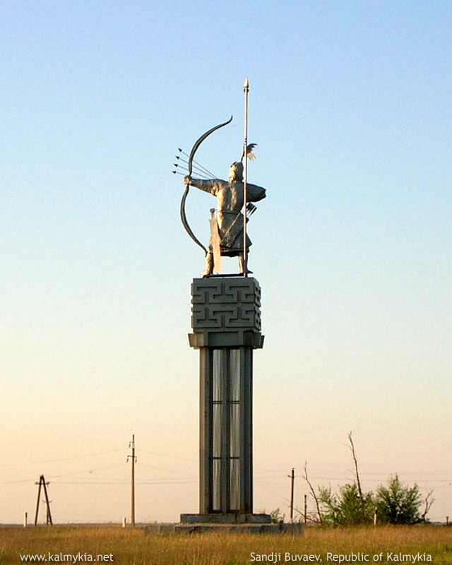 Памятник Хонгор Алый Лев Памятник Хонгор Алый Лев