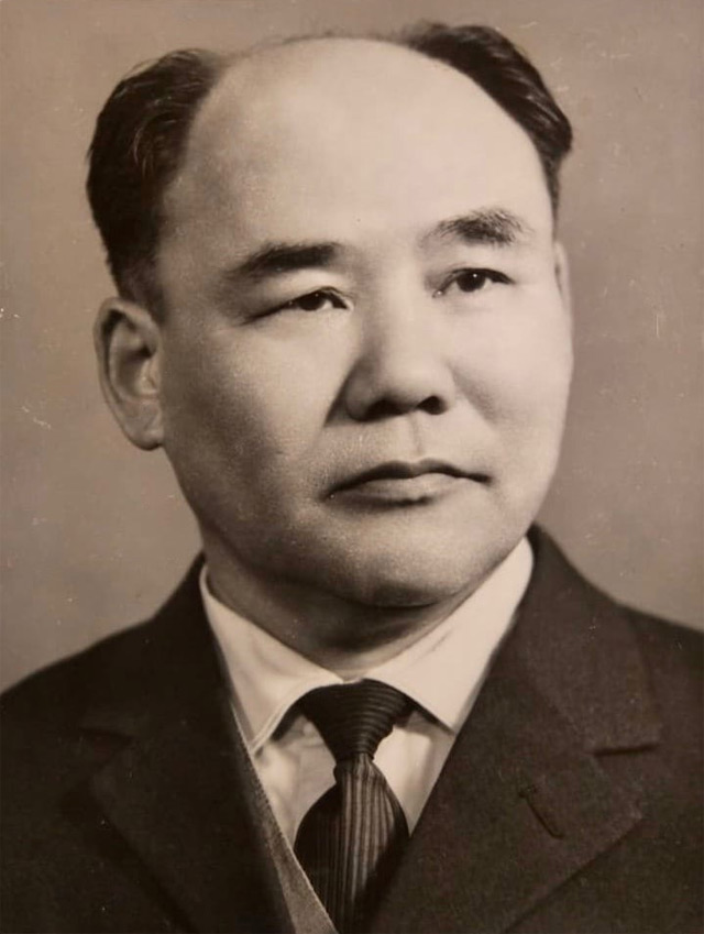 Лиджиев Эренцен Нимгирович